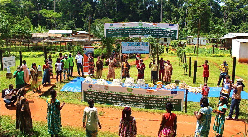COVID-19:ECOFAC 6 aide les communautés locales à prévenir le coronavirus, les femmes de la Boucle du  Dja en action.