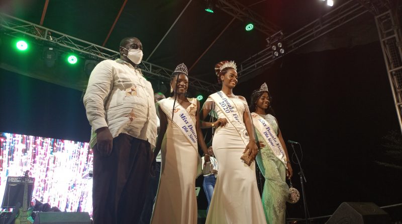 Douala en Fête : 1ere Note positive pour le Festival Du Dr Roger Mbassa Ndine »Douala Fiesta »