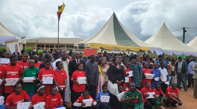 Cameroun:Philanthropie: La Royale des Jeux du Cameroun outille plus de 1500 Jeunes en informatique dans l&rsquo;arrondissement de Bazou dans le Nde